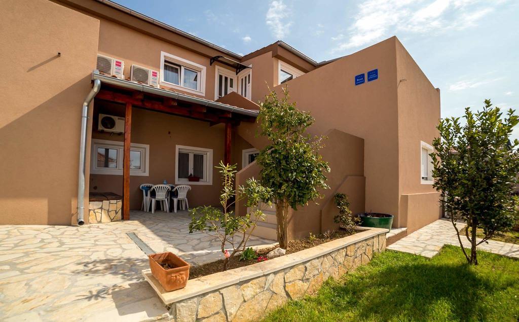 Apartments Zara Petrčane Zewnętrze zdjęcie